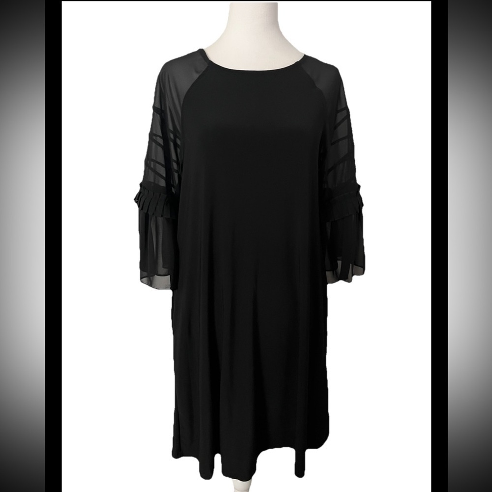 NWT Nina Leonard Black Miracle Matte Jersey Small With Pockets